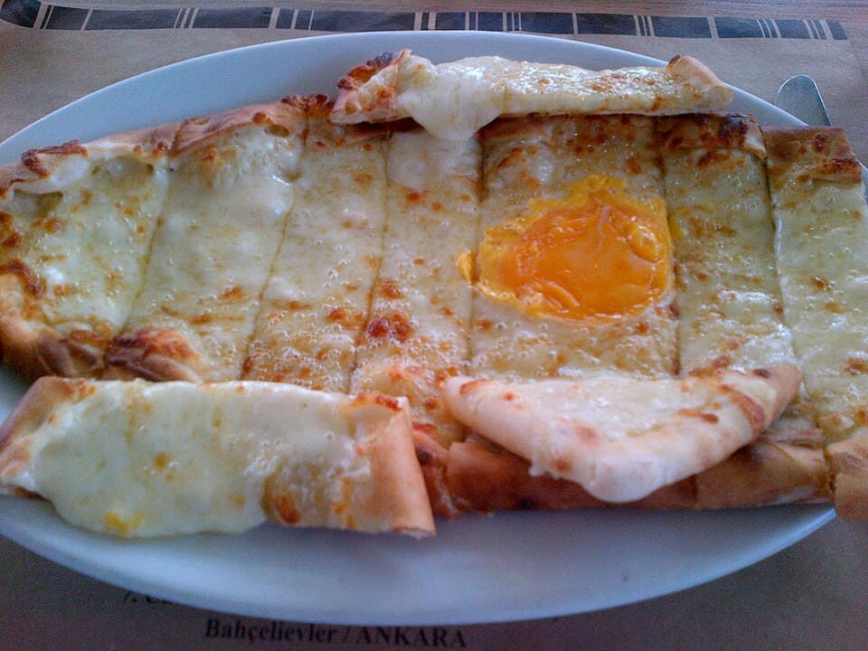 Kaşarlı pide
